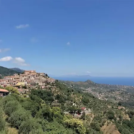 Ambra Sicilia Feriehus *
